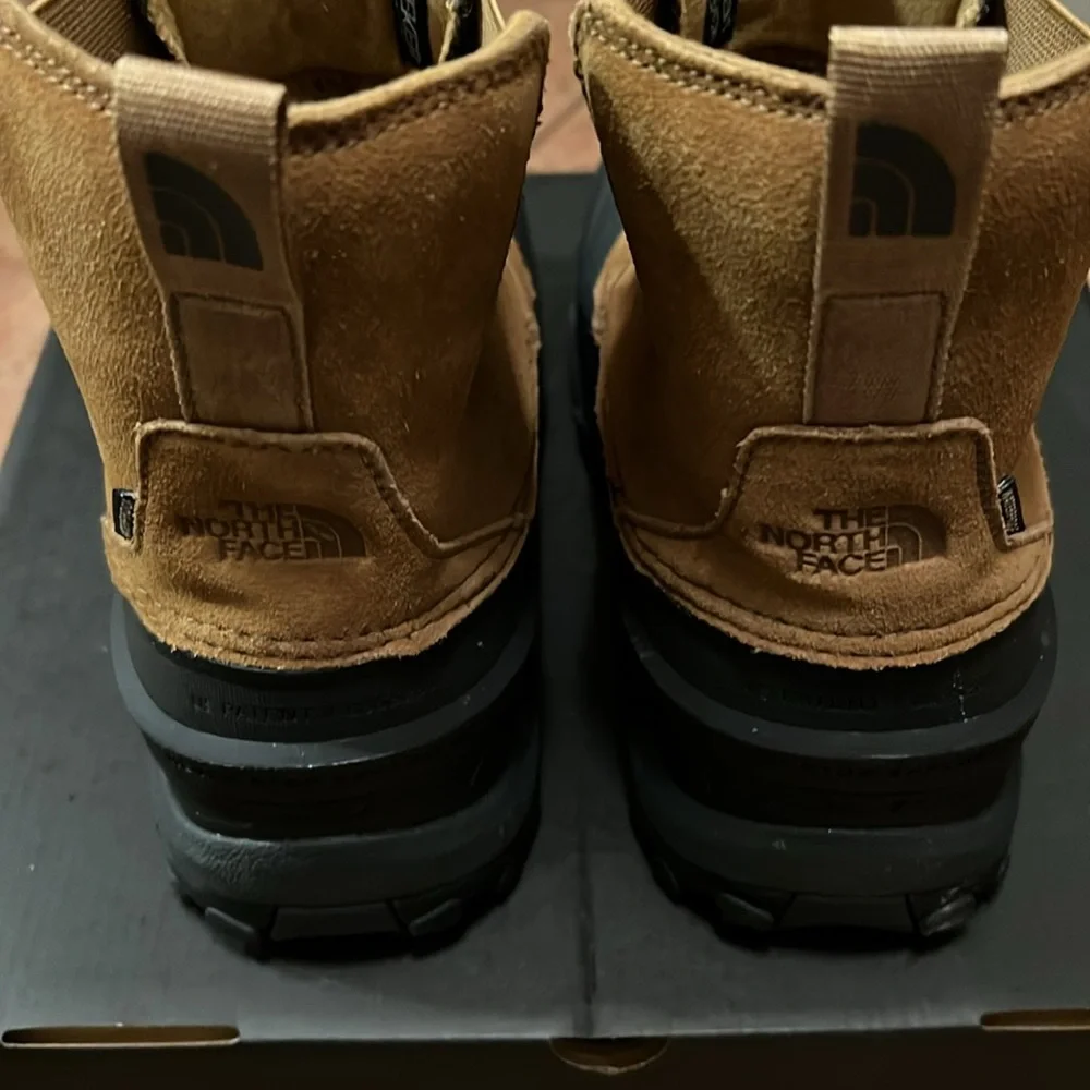 Men’s The North Face Chilkat Pull On Boot Size 7